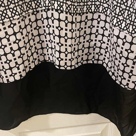 Cato Black and White Patterned Blouse in size 18W/20W - Picture 6 of 7